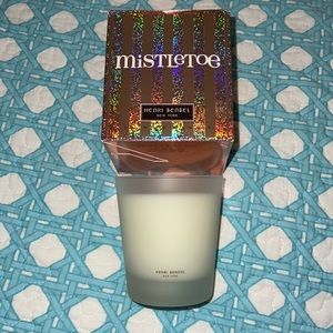Henri Bendel Mistletoe Candle NEW